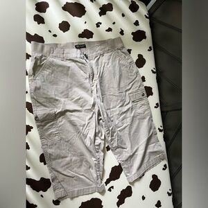 Women’s Cargo Capris